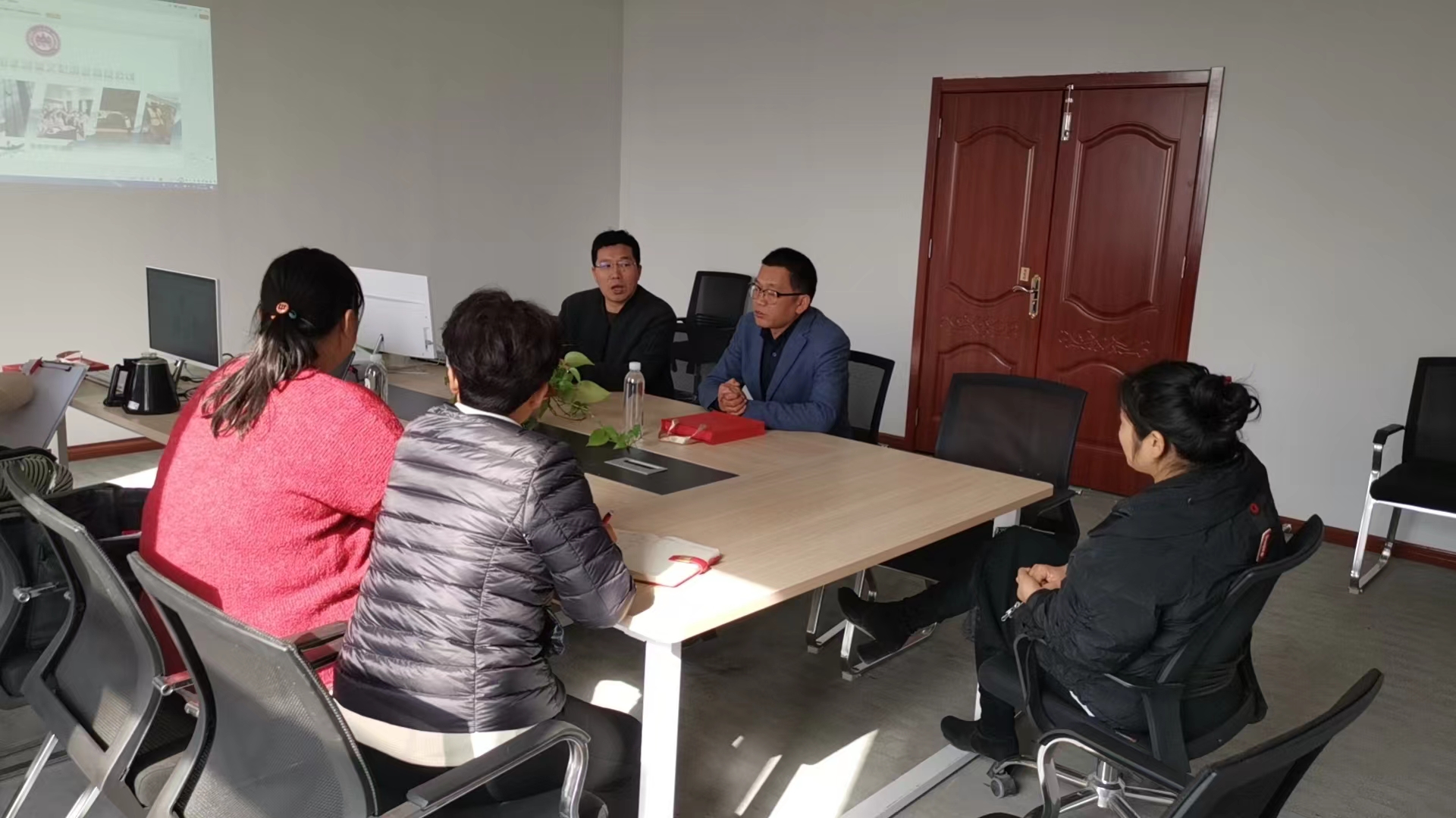 蕪湖市家政協(xié)會領導陶總蒞臨山水家政指導業(yè)務發(fā)展